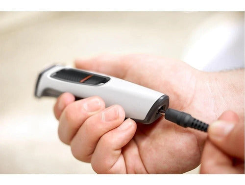 Barbeador e cortador de cabelo Philips Series 3000 MG3721 branco 100V/240V